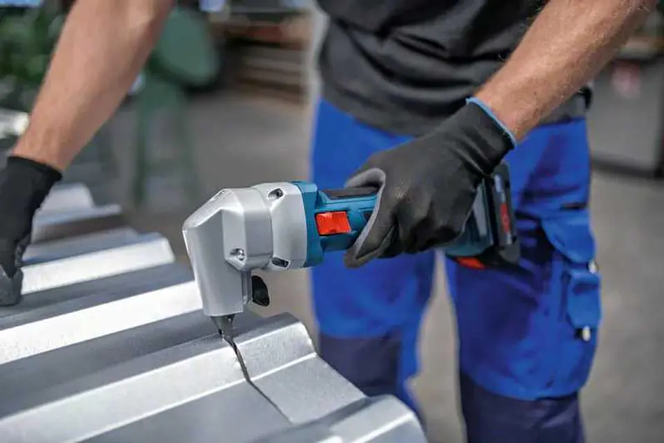 Roedora sem fio GNA 18V-16 E + 2 baterias ProCORE18V 4.0Ah BOSCH 7