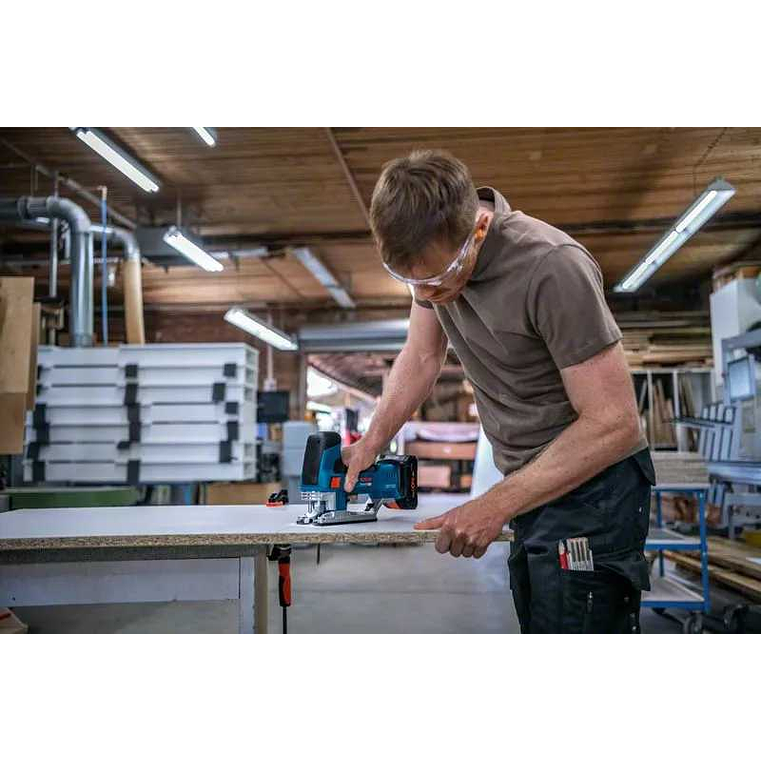 Serra vertical tico tico sem fio GST 18V-155 SC BOSCH 2