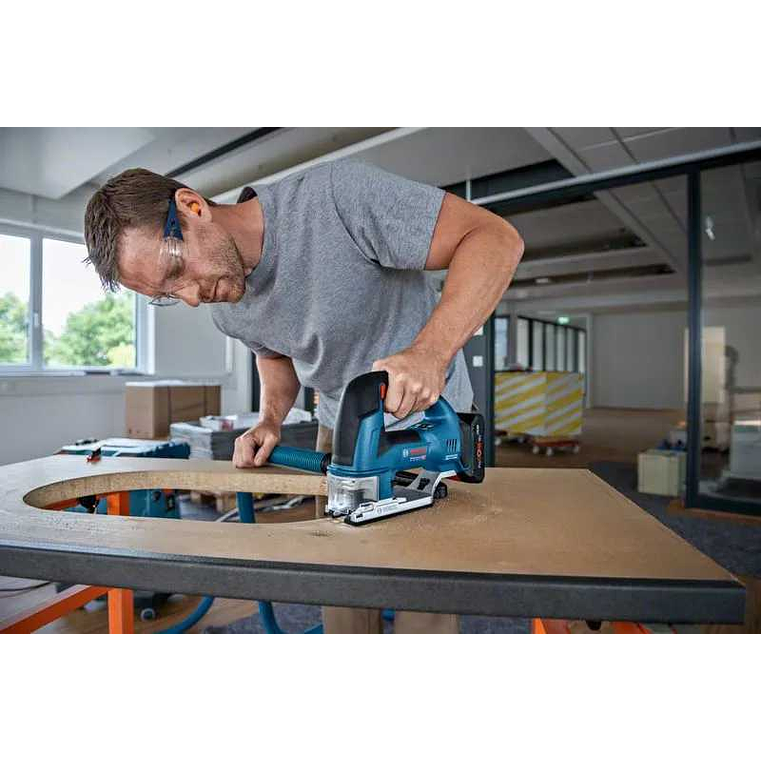 Serra vertical tico tico sem fio GST 18V-155 BC BOSCH 6