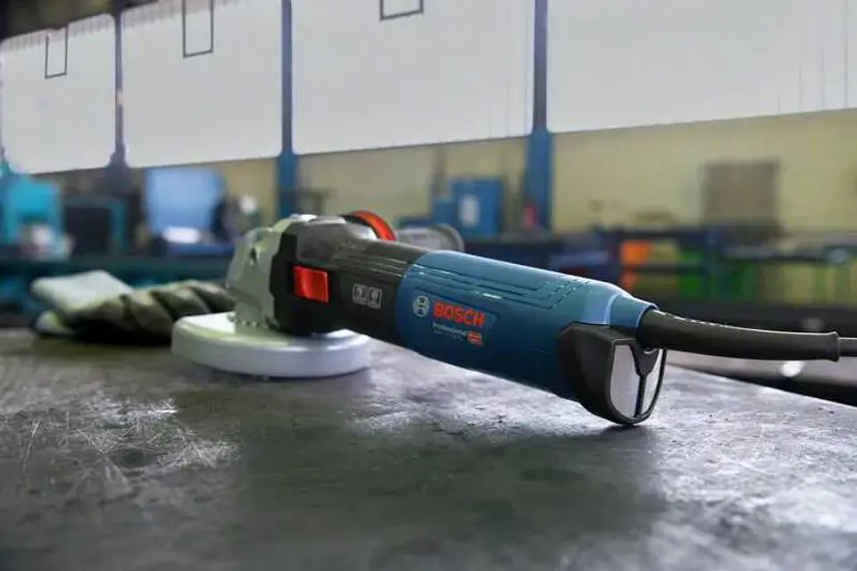 Rebarbadora pequena 1.700W GWS 17-125 BOSCH 3