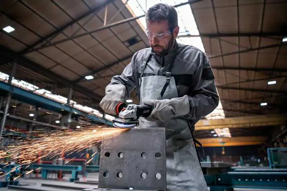 Rebarbadora pequena 1.700W com regulador de velocidade e interruptor PROtection GWS 17-125 PSB BOSCH 5