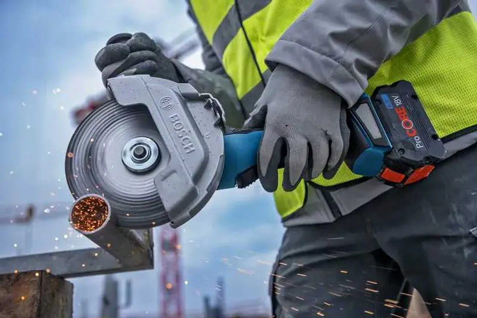Rebarbadora sem fio BITURBO GWS 18V-180 P em L-BOXX BOSCH  5