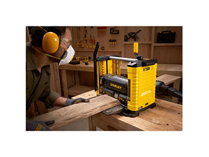 Plaina Desengrossadeira portatil 1.800W STP18-QS STANLEY