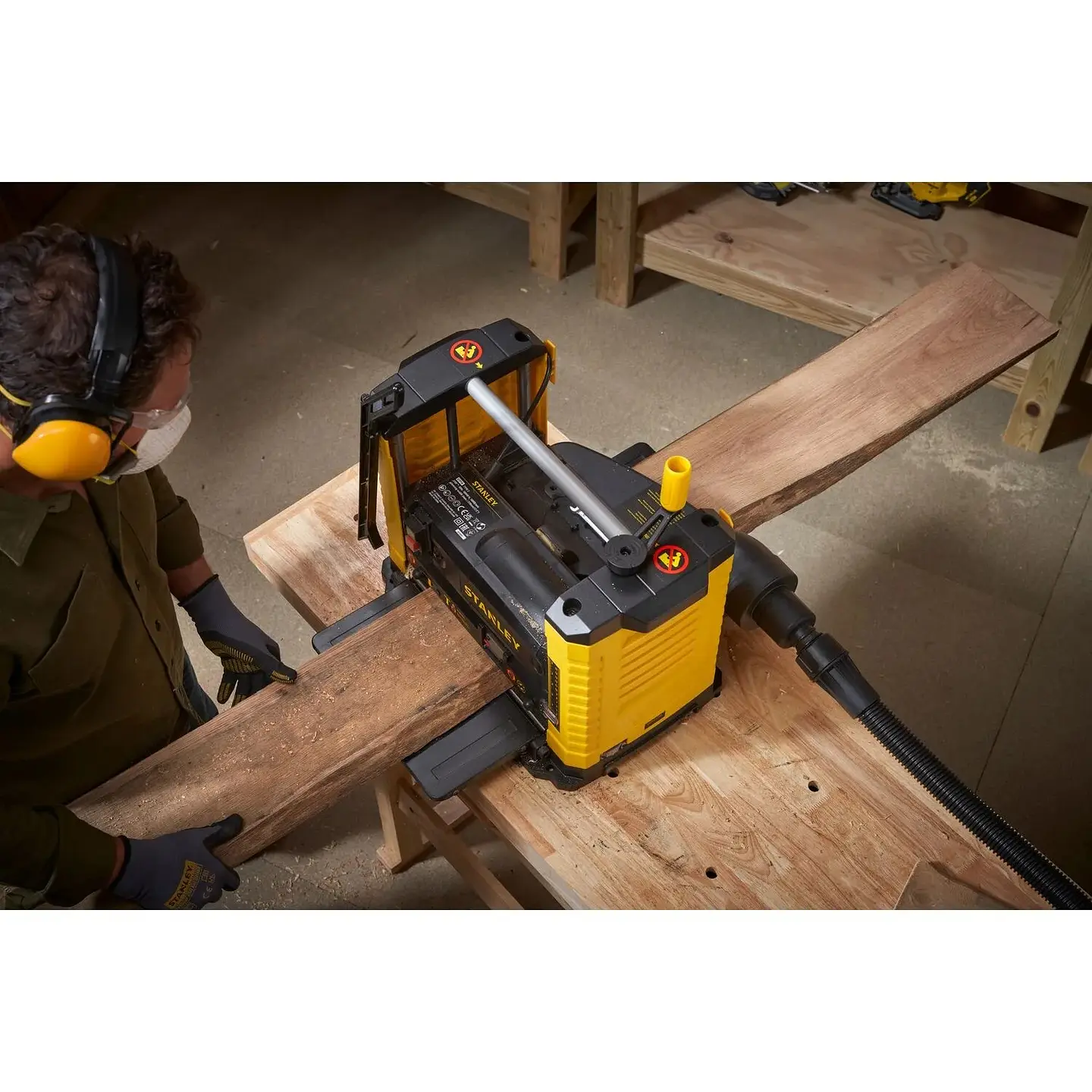 Plaina Desengrossadeira portatil 1.800W STP18-QS STANLEY 5