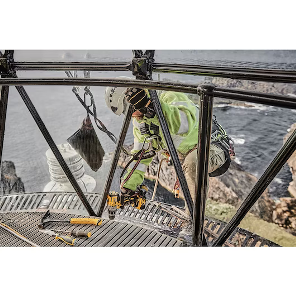 Berbequim com Percussão sem Fio XR18V XRP + 2 Baterias XR18V 5,0 Ah DCD996P2 DEWALT 6