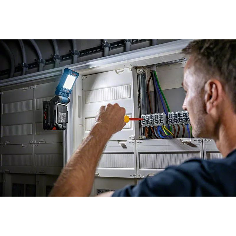 Lanterna sem fio GLI 18V-800 BOSCH 4