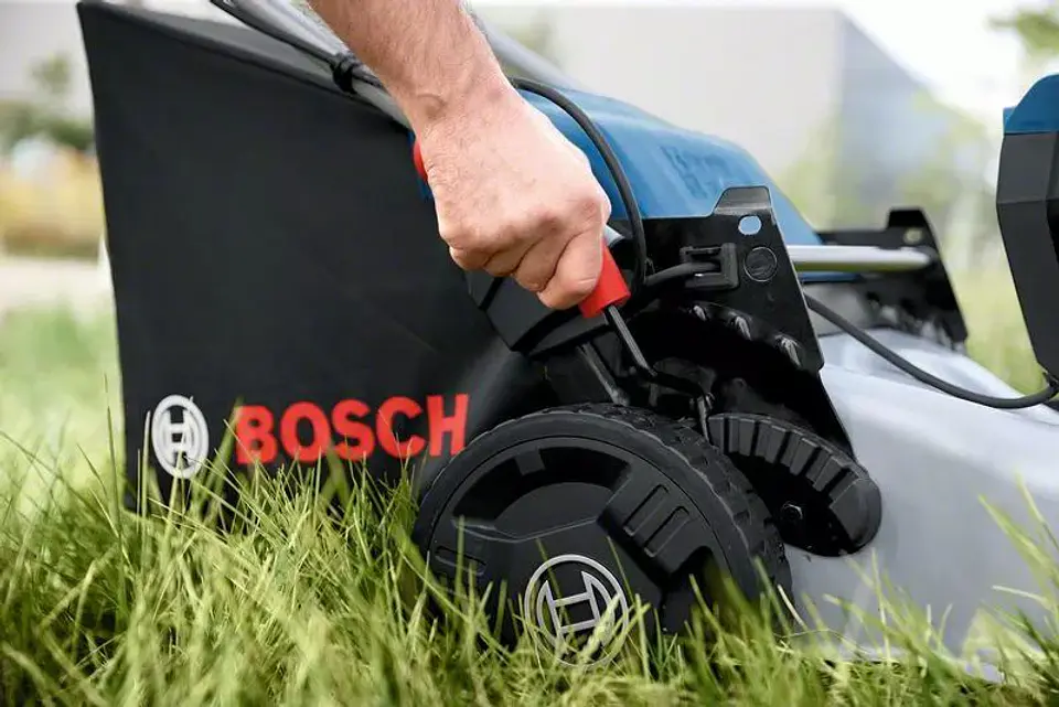 Corta Relvas sem fio BITURBO GRA 18V2-46 BOSCH 3