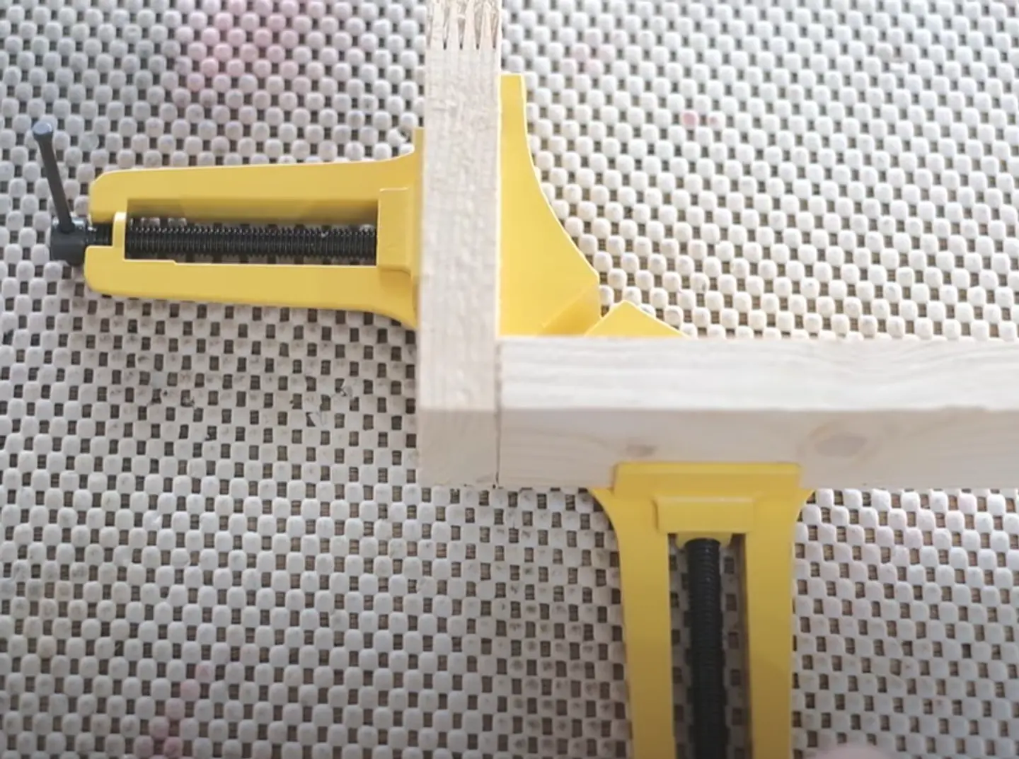 Grampo de angulo 90 DWHT83840-0 DEWALT 3