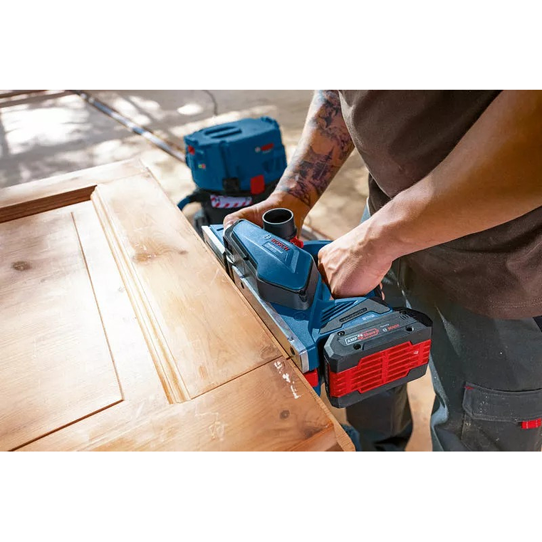 Plaina sem fio GHO 18V-26 + Mala L-BOXX 238 BOSCH 7