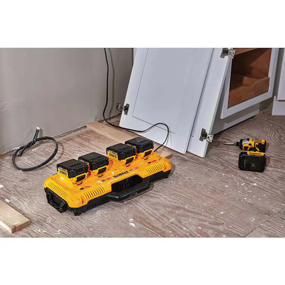Carregador de Baterias Rápido de 4 Tomadas XR FlexVolt 54V/18V/12V Li-Ion DCB104 DEWALT  2
