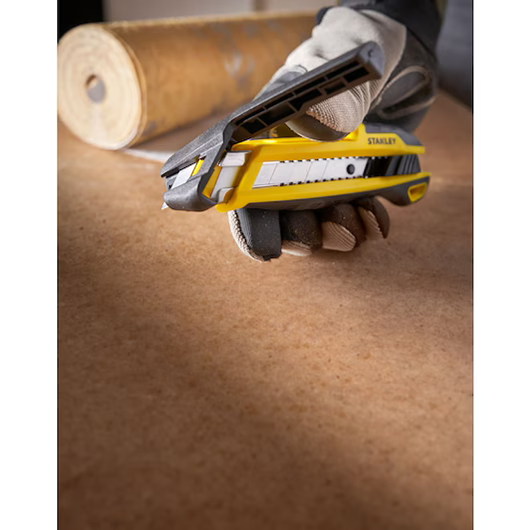 X-Ato com Segmentação Lateral 18mm STHT10501-0 STANLEY 3