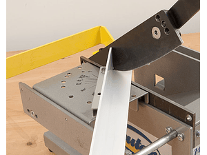 Guilhotina de Perfis PVC MC3 VIRUTEX (EXCLUSIVO ONLINE)