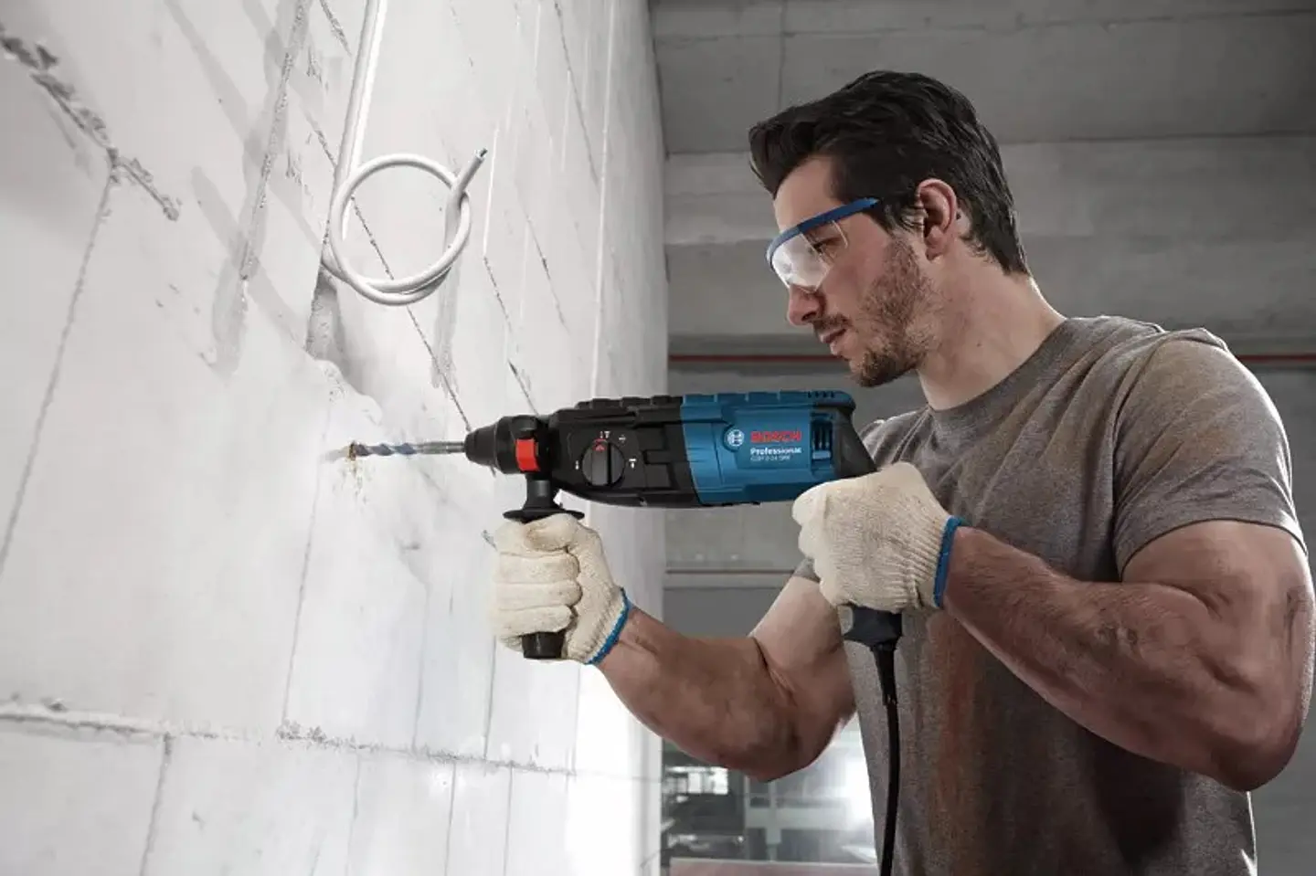 Martelo perfurador SDS plus GBH 240 BOSCH 2