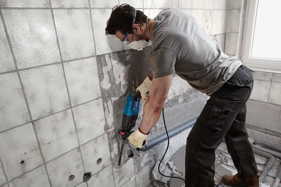 Martelo perfurador SDS plus GBH 240 BOSCH 4