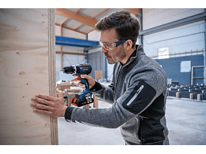 Aparafusadora/Berbequim com percussão sem fio GSB 18V-90 C + 2x ProCORE18V 4Ah BOSCH