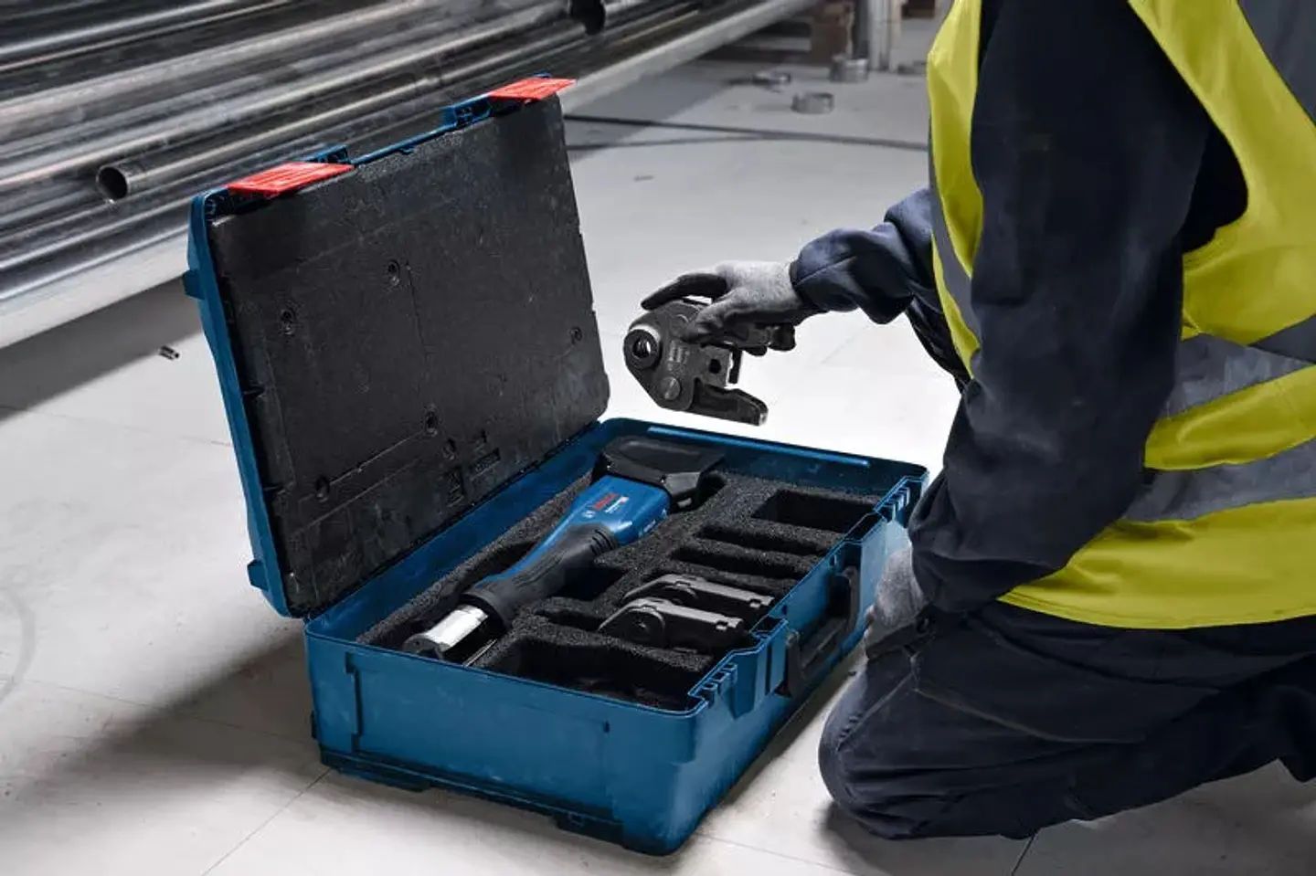 Ferramenta de prensagem sem fio GPT 18V-32 BOSCH 5