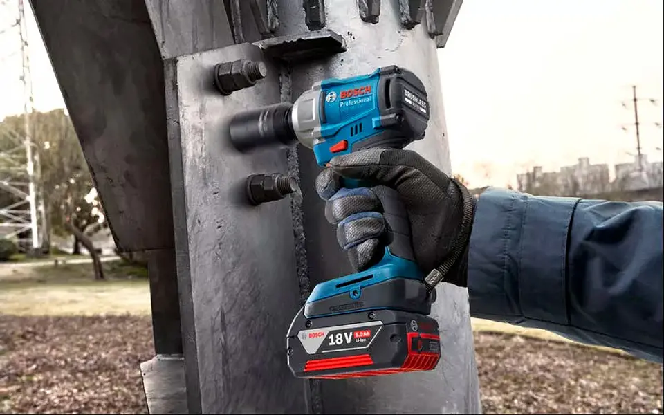 Aparafusadora de impacto 1/2' GDS 18V-350 + 2 Baterias 18V 4.0Ah BOSCH 4
