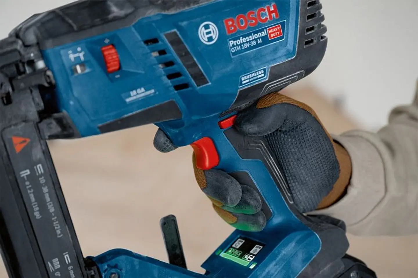 Agrafador para madeira sem fio GTH 18V-38 M BOSCH 4