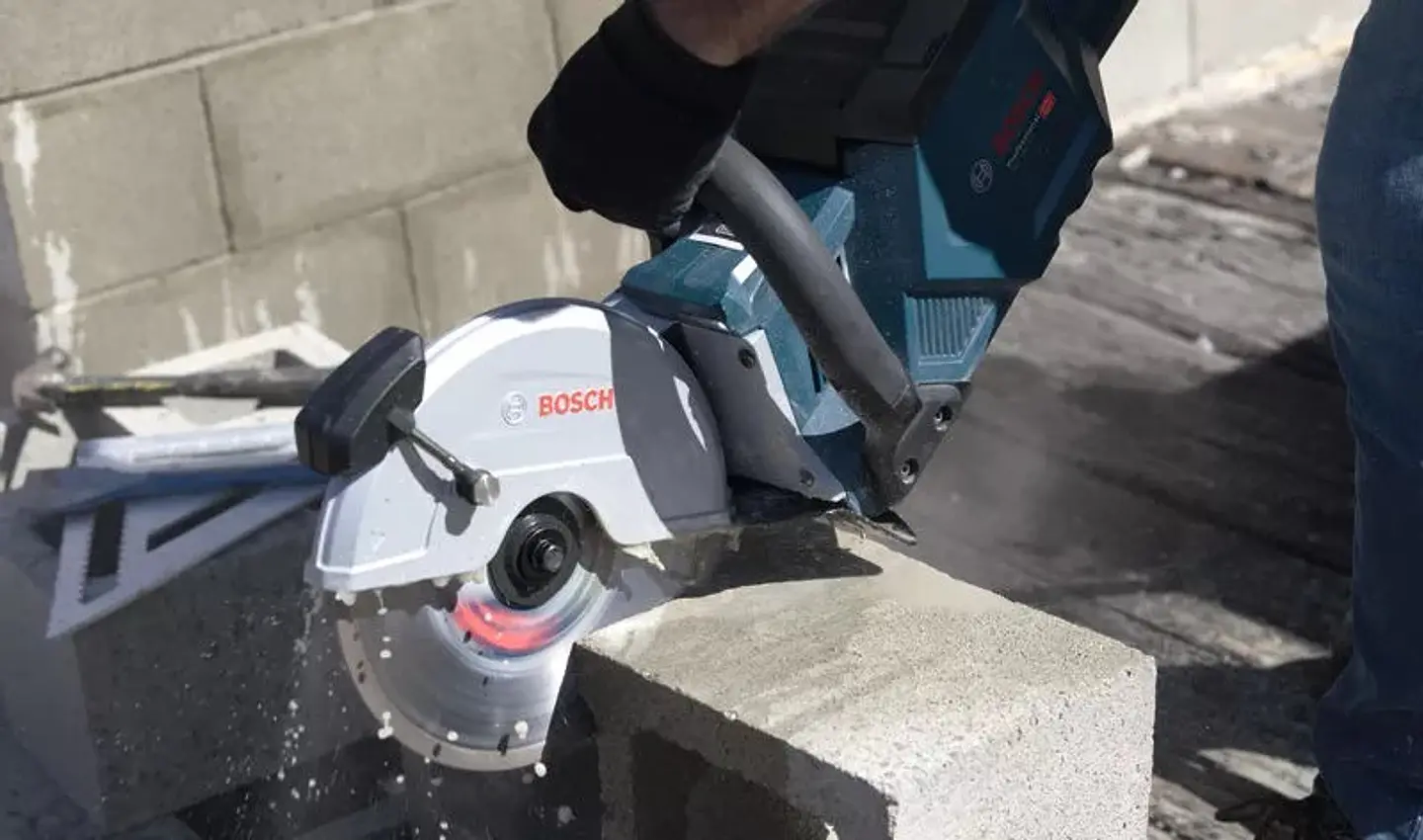 Cortadora de Betão sem fio GCS 18V-230 BOSCH 6