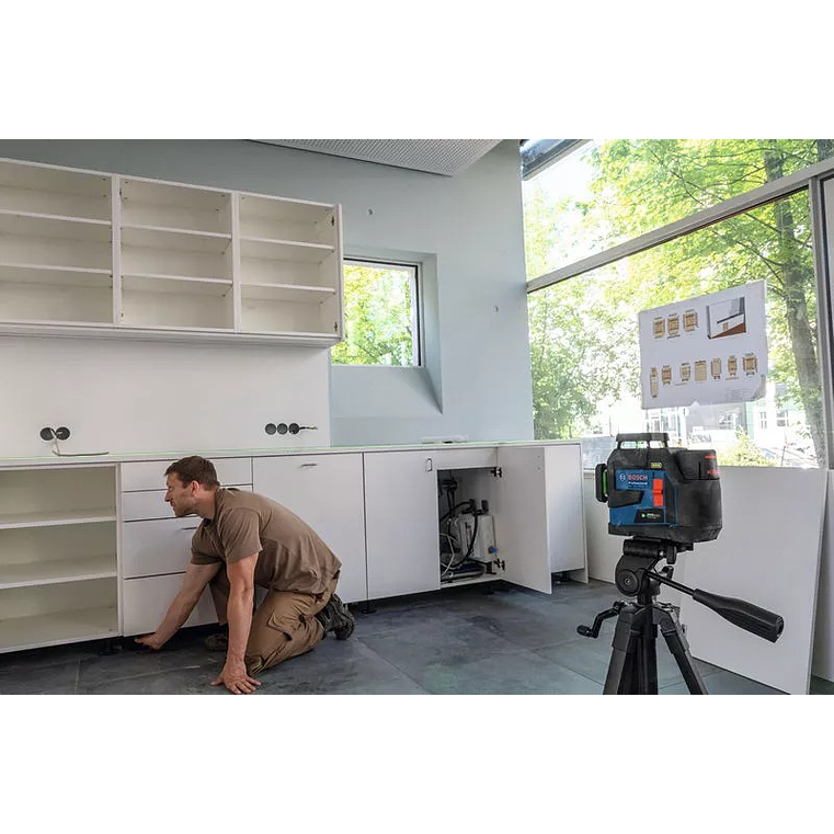 Nivel laser 3 Linhas Verdes GLL 12V-100-33 CG + 1 Bateria 12V 2.0Ah BOSCH 5