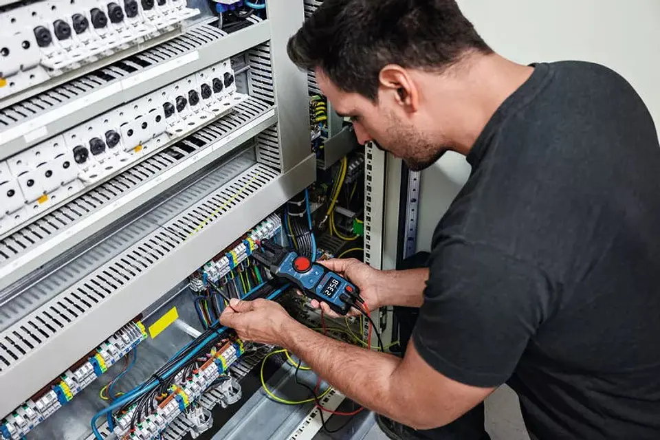 Medidor de corrente e tensão com forquilha GFM 1000-15 BOSCH 6