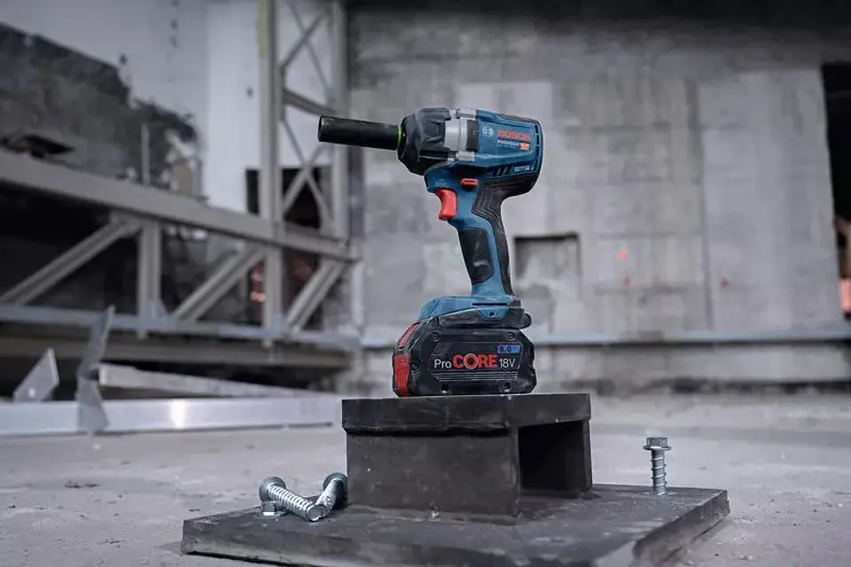 Aparafusadora de impacto sem fio GDS 18V-750 C + 2x Baterias 18V 5.0Ah BOSCH 7