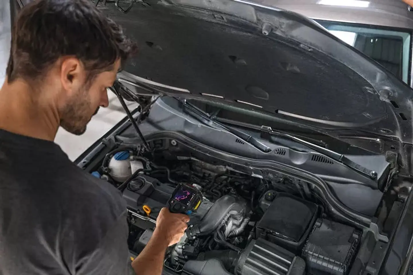 Câmara térmica GTC 12V-450-13 + 4 pilhas (AA) BOSCH 6