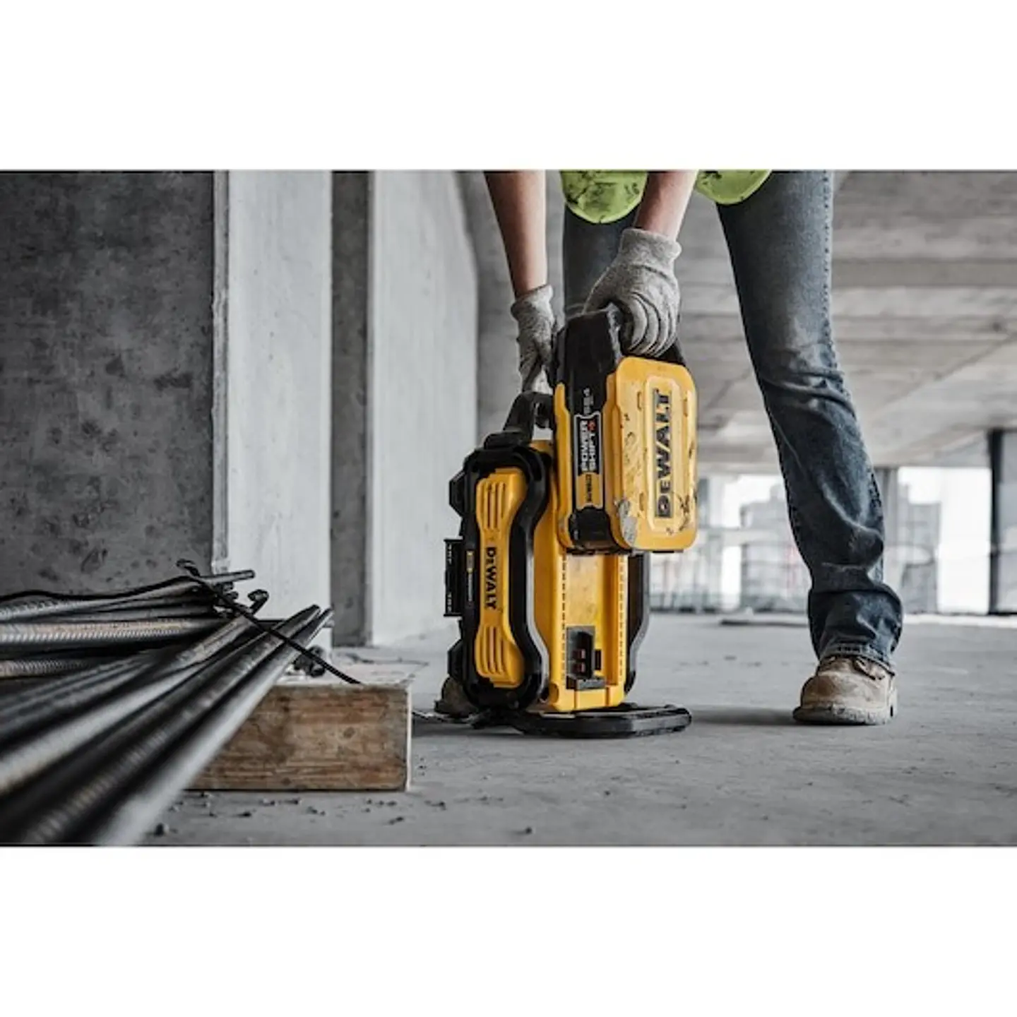 Carregador POWERSHIFT 550W Li-Ion (12Ah) DCBPSC0550-QW DEWALT 7