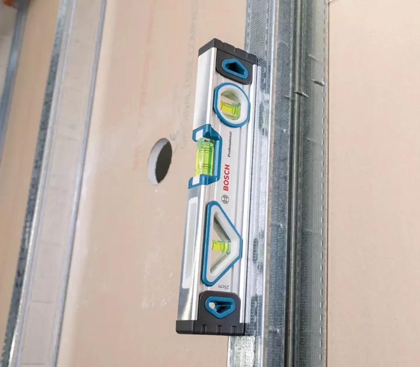 Nivel magnético de 25cm BOSCH 3