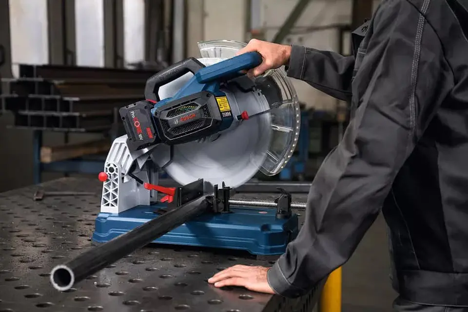 Serra para metal sem fio GCD 18V-355 BOSCH 2