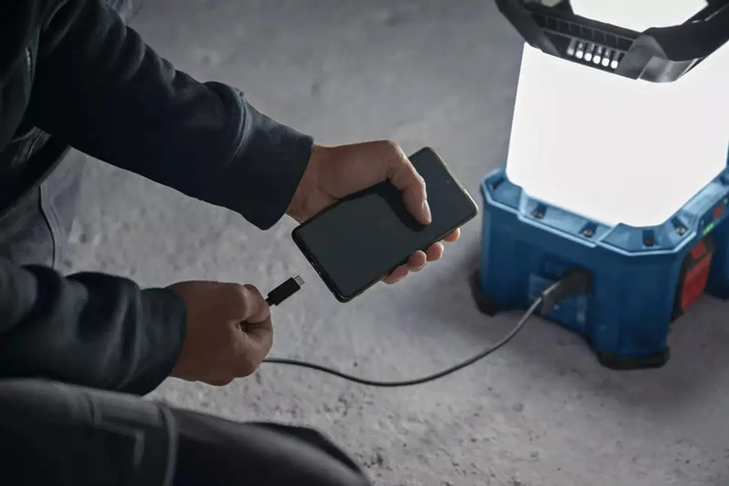 Lanterna sem fio para estaleiro de obras GLA 18VH-7500 BOSCH 4