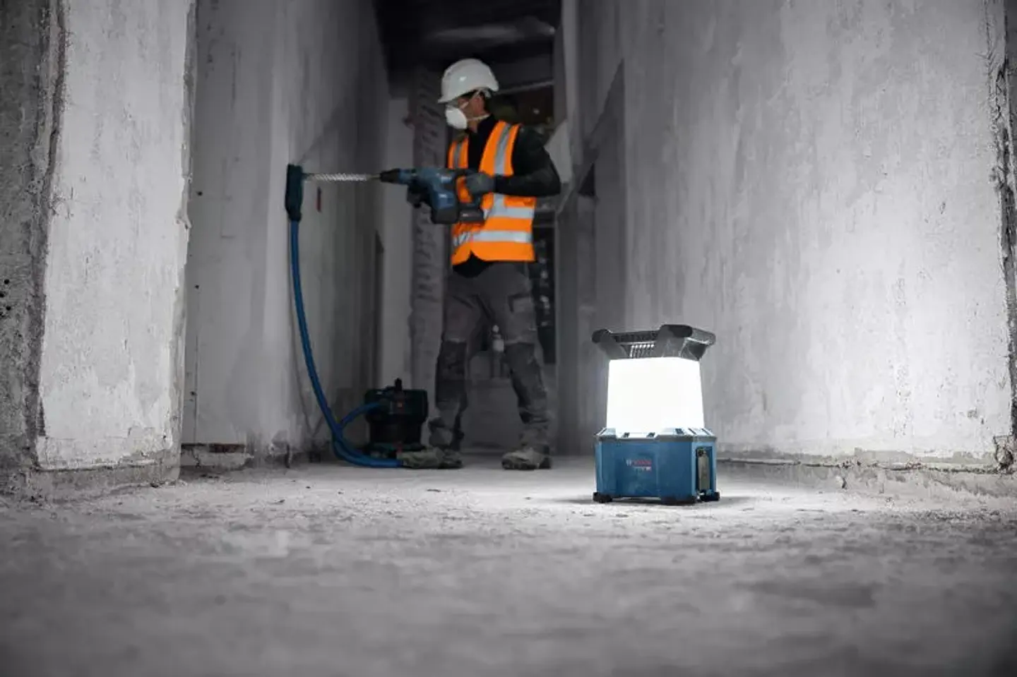 Lanterna sem fio para estaleiro de obras GLA 18VH-7500 BOSCH 7