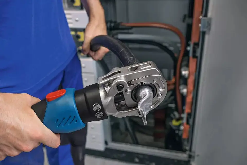 Ferramenta de cravar hidráulica sem fio GPH 18V-60 BOSCH  8