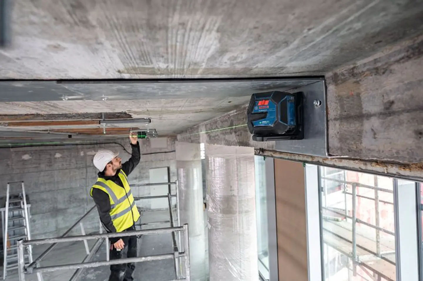 Nivel Laser 2 Linhas verdes GLL 2-20 G + Tripé BT 150 BOSCH 11