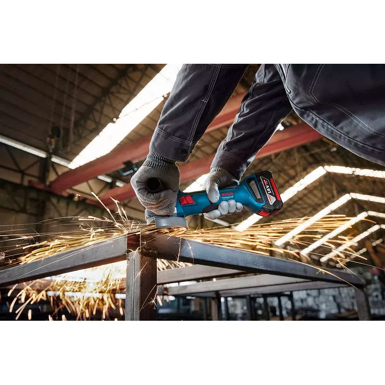 Rebarbadora sem fio GWS 18V-8 (125) + 2x baterias 18V 4.0Ah BOSCH 5