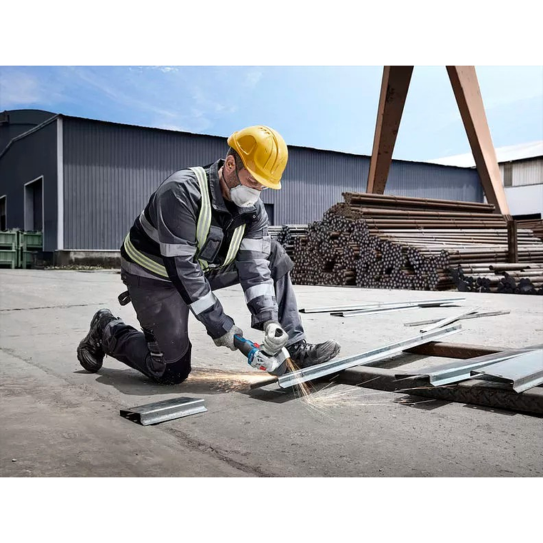 Rebarbadora sem fio GWS 18V-8 (125) + 2x baterias 18V 4.0Ah BOSCH 10