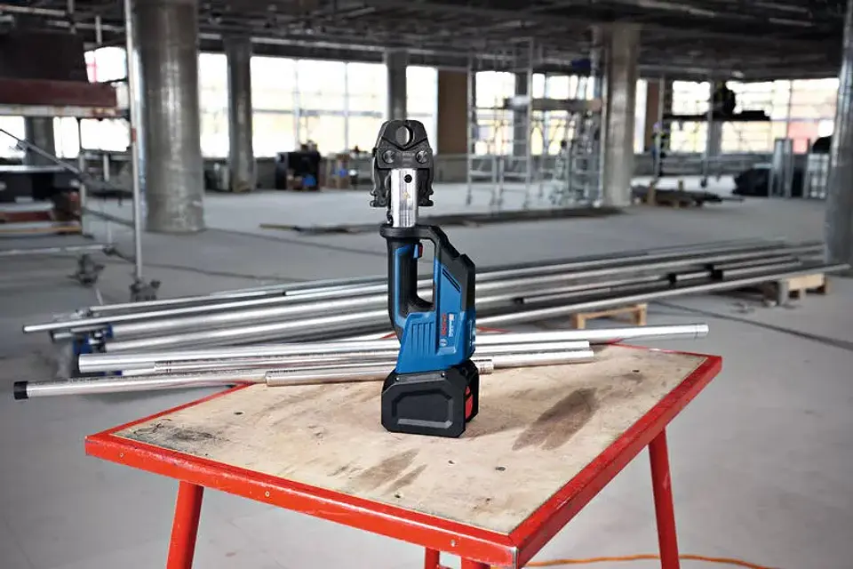 Ferramenta de prensagem sem fio GPT 18V-19 + SET 4 Mordentes U 16 / 20 / 25 / 32 BOSCH 3