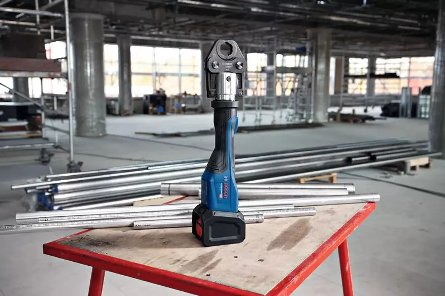 Ferramenta de prensagem sem fio GPT 18V-32 + SET 3 Mordentes SV 15 / 22 / 28 BOSCH 4