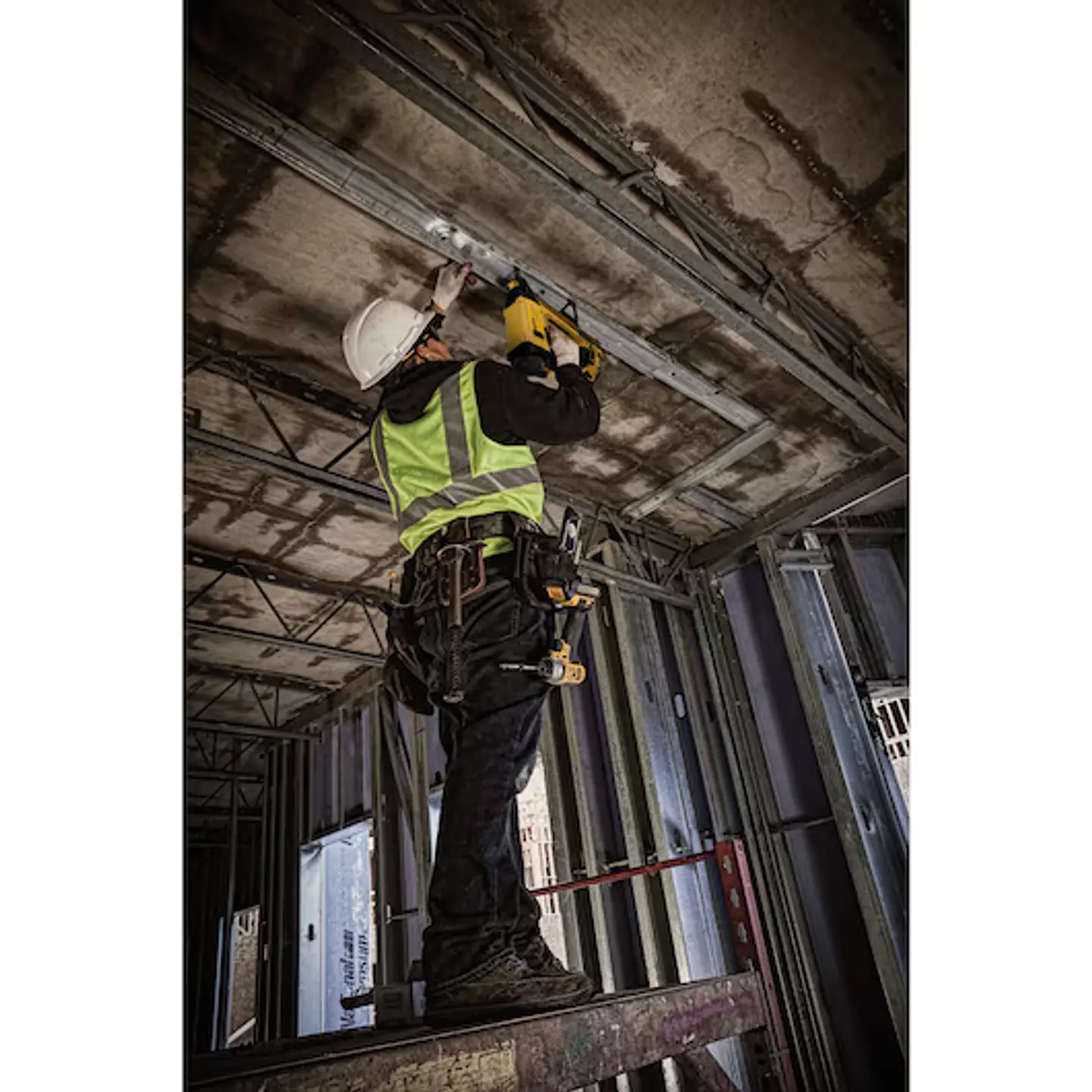 Maquina de pregar / Pregadora de Betão a Gás C6 XR18V + 1 Bateria 2.0 Ah DGN845D1 DEWALT 4