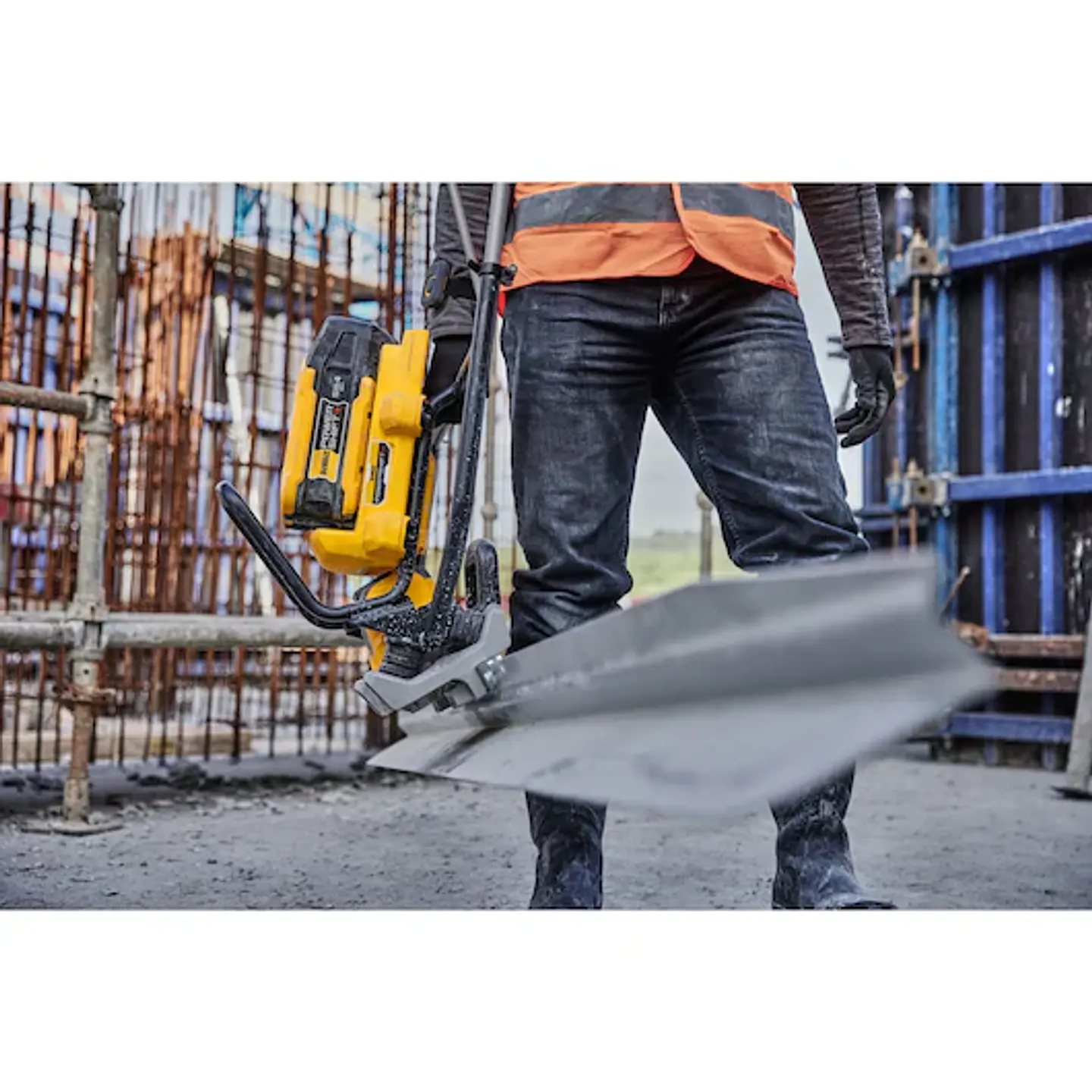 Régua Vibratória POWERSHIFT DCPS330N DEWALT 6