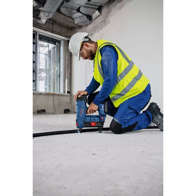 Pregadora de betão GNB 18V-40 + 2 baterias ProCORE18V 4.0Ah BOSCH 7