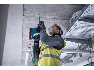 Conjunto de Aparafusadora GSR 18V-45 + Rebarbadora GWS 18V-8 + Martelo GBH 18V-22 + 3 Baterias 18V 4.0Ah BOSCH