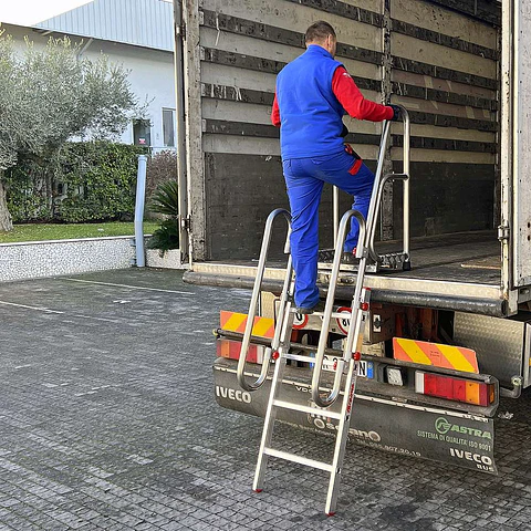 Escada de Alumínio Dobrável para Camião SCR FARAONE