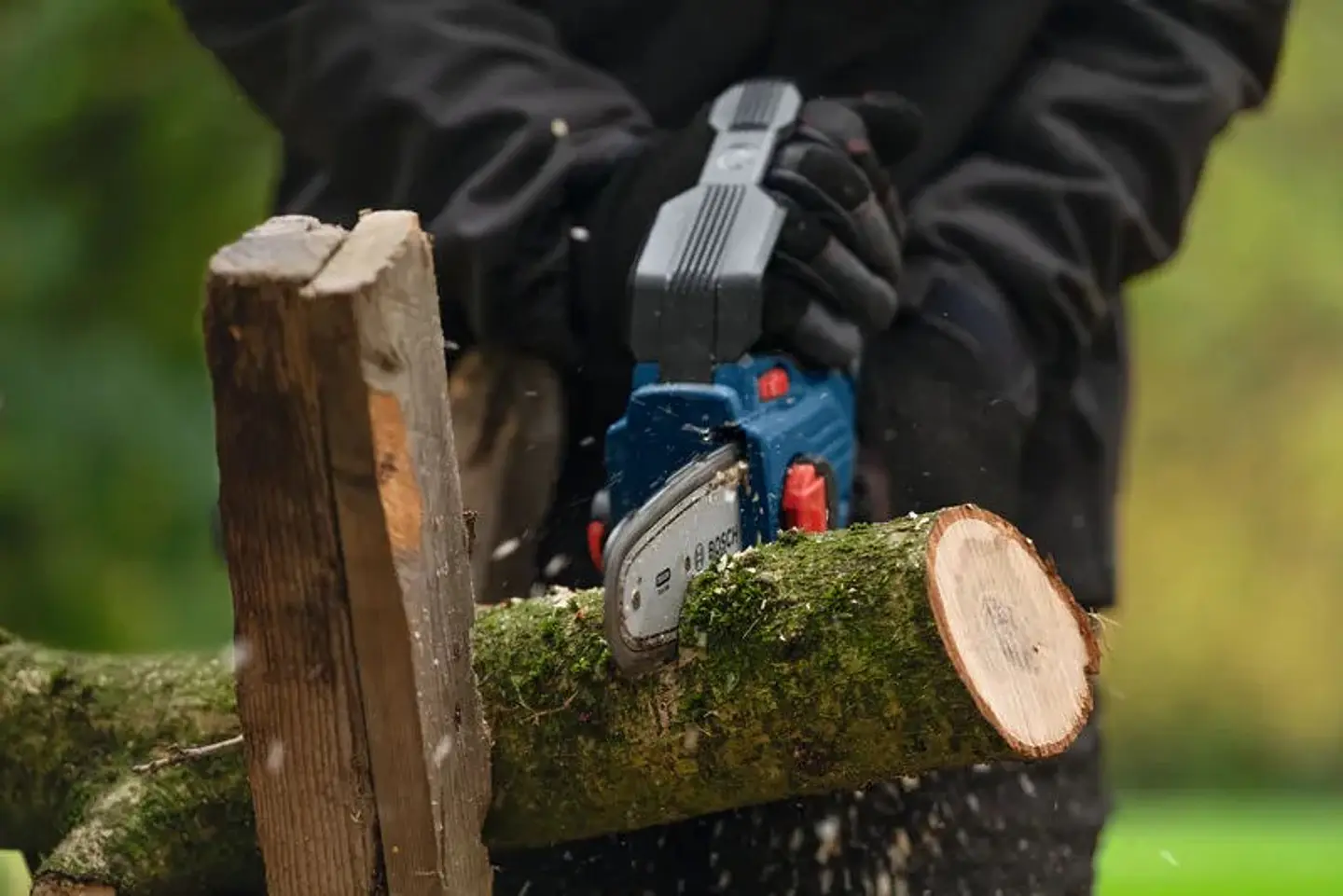 Serra de podar sem fio GKE 18V-15 BOSCH 2