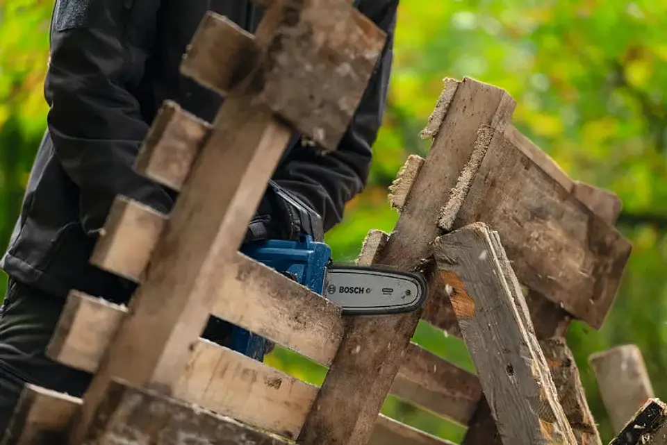 Serra de podar sem fio GKE 18V-15 BOSCH 7