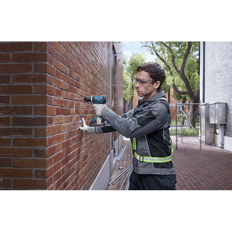 Aparafusadora/Berbequim com percussão sem fio GSB 18V-65 + 2 Baterias 18V 2.0Ah BOSCH 11