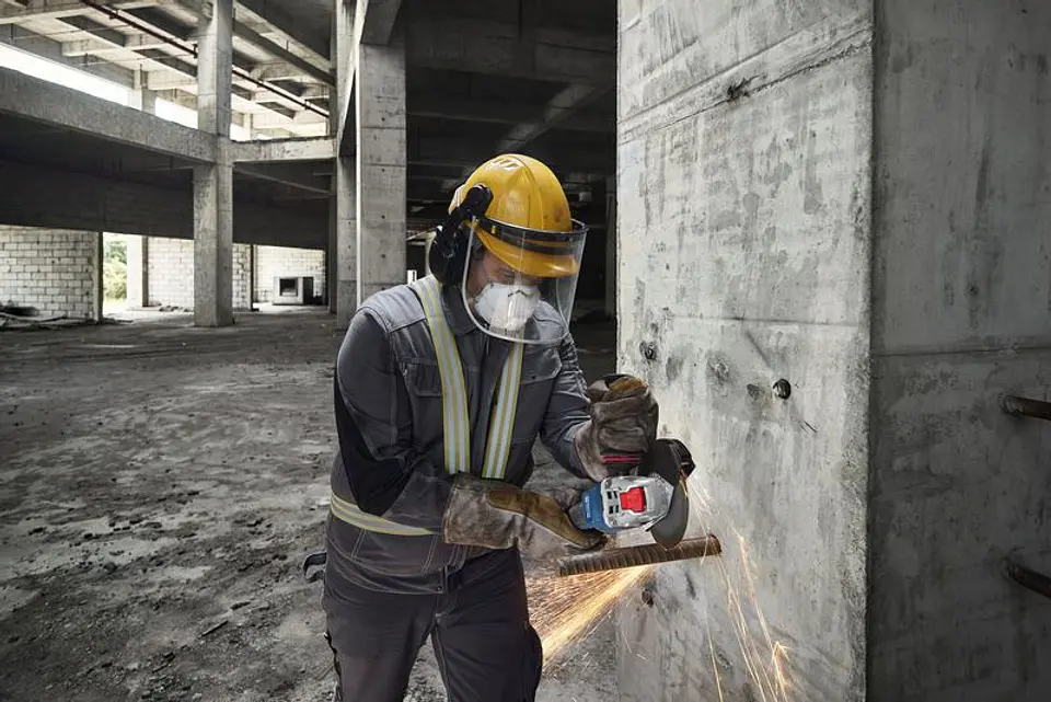 Rebarbadora com regulador de rotações sem fio X-LOCK GWS 18V-11 S (125) + L-BOXX BOSCH 4