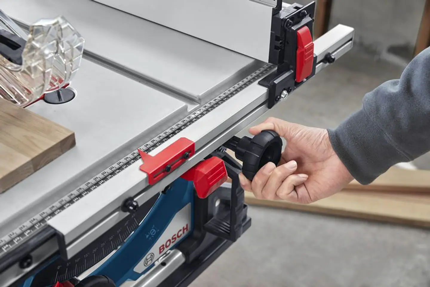 Serra de mesa sem fio GTS 18V-70 BOSCH 2