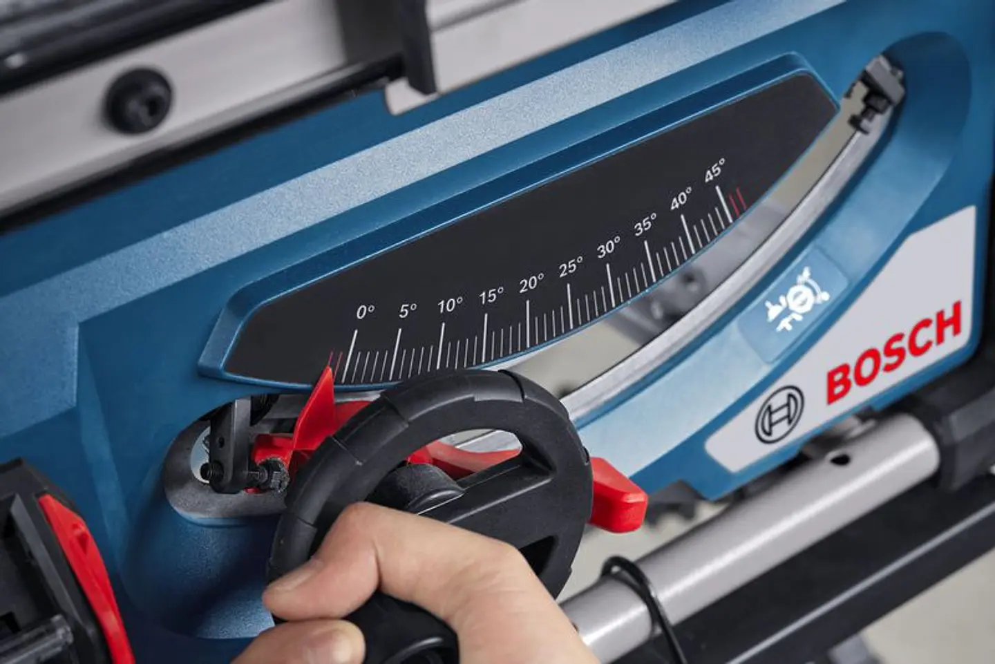 Serra de mesa sem fio GTS 18V-70 BOSCH 4