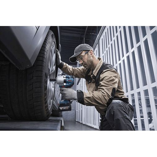 Aparafusadora de impacto sem fio GDS 18V-780 + 2 Baterias 18V 5.0Ah BOSCH 7